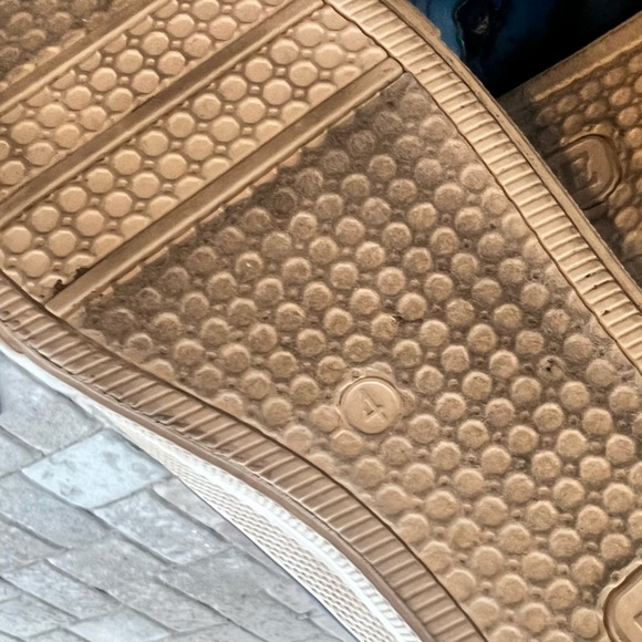 Angel 👼 wing high-top denim tennis shoes for girls Size 4 - Picture 5 of 5